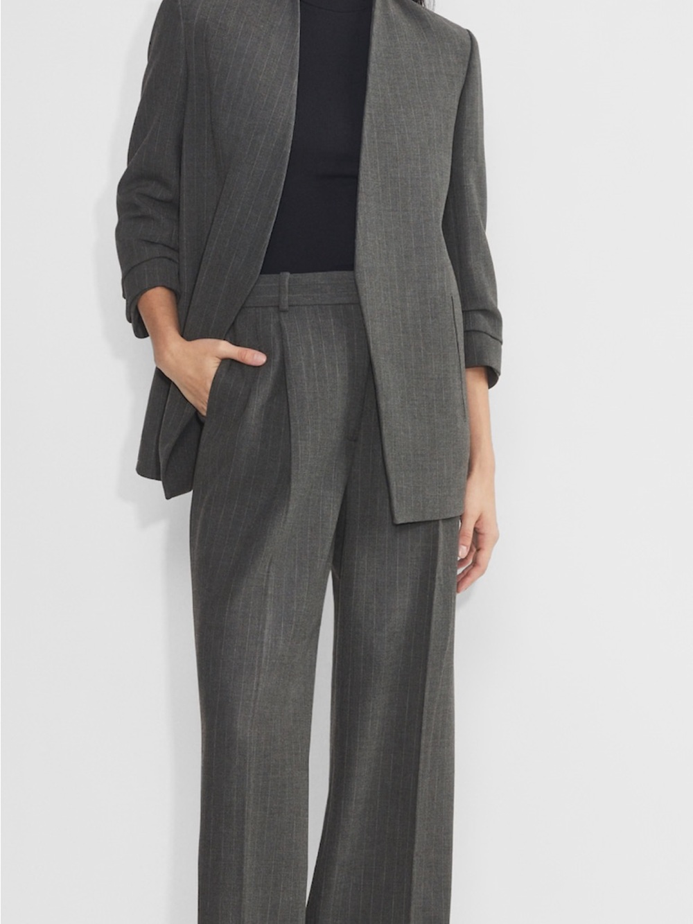 Aritzia New Power Blazer- gray pinstripe sz 8